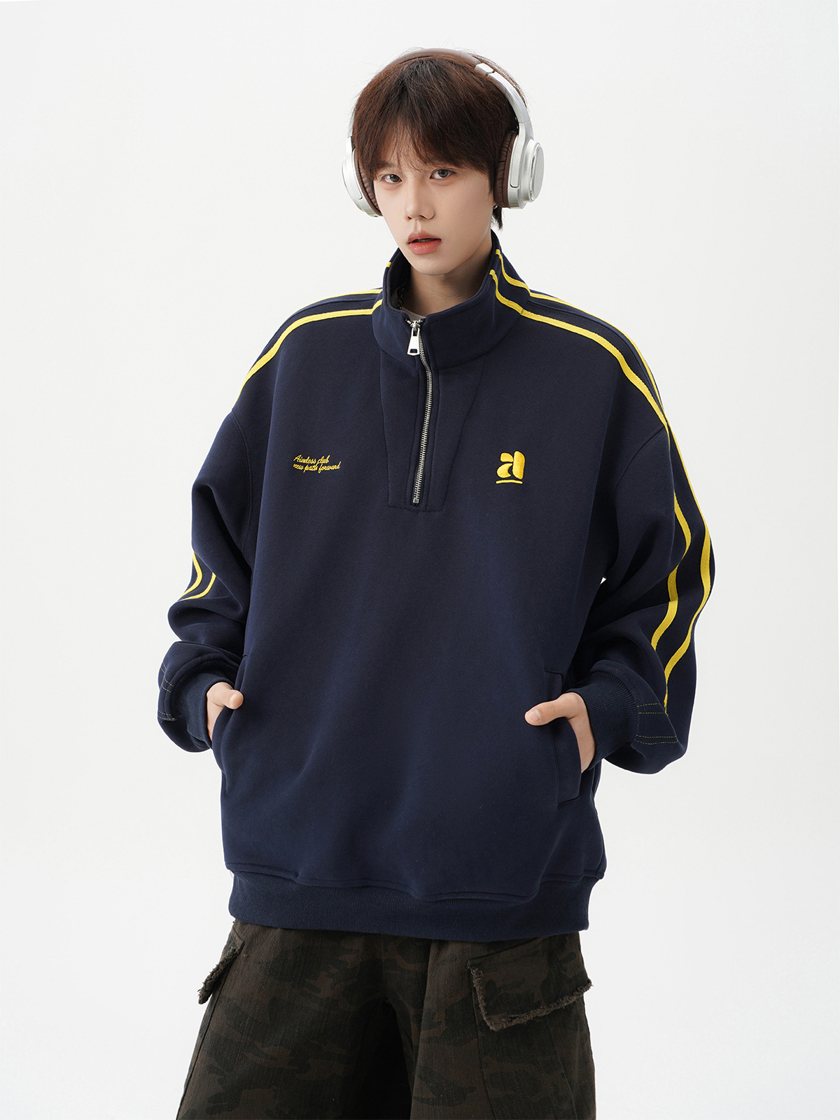 Demi-season retro sweatshirt with zipper