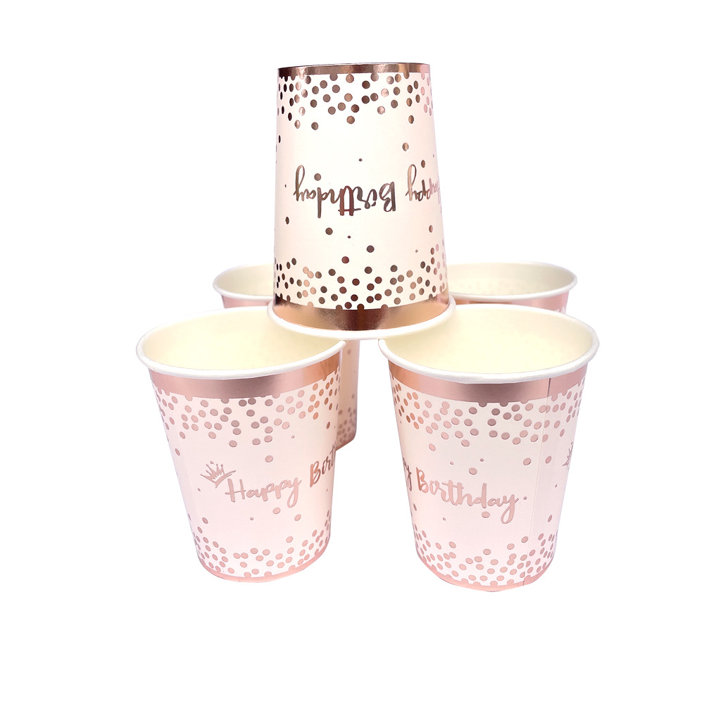 En stock al por mayor monopolio transfronterizo nuevo oro rosa fiesta de cumpleaños de la muchacha 20 paquete de papel tazas de papel placas de papel traje de tejido