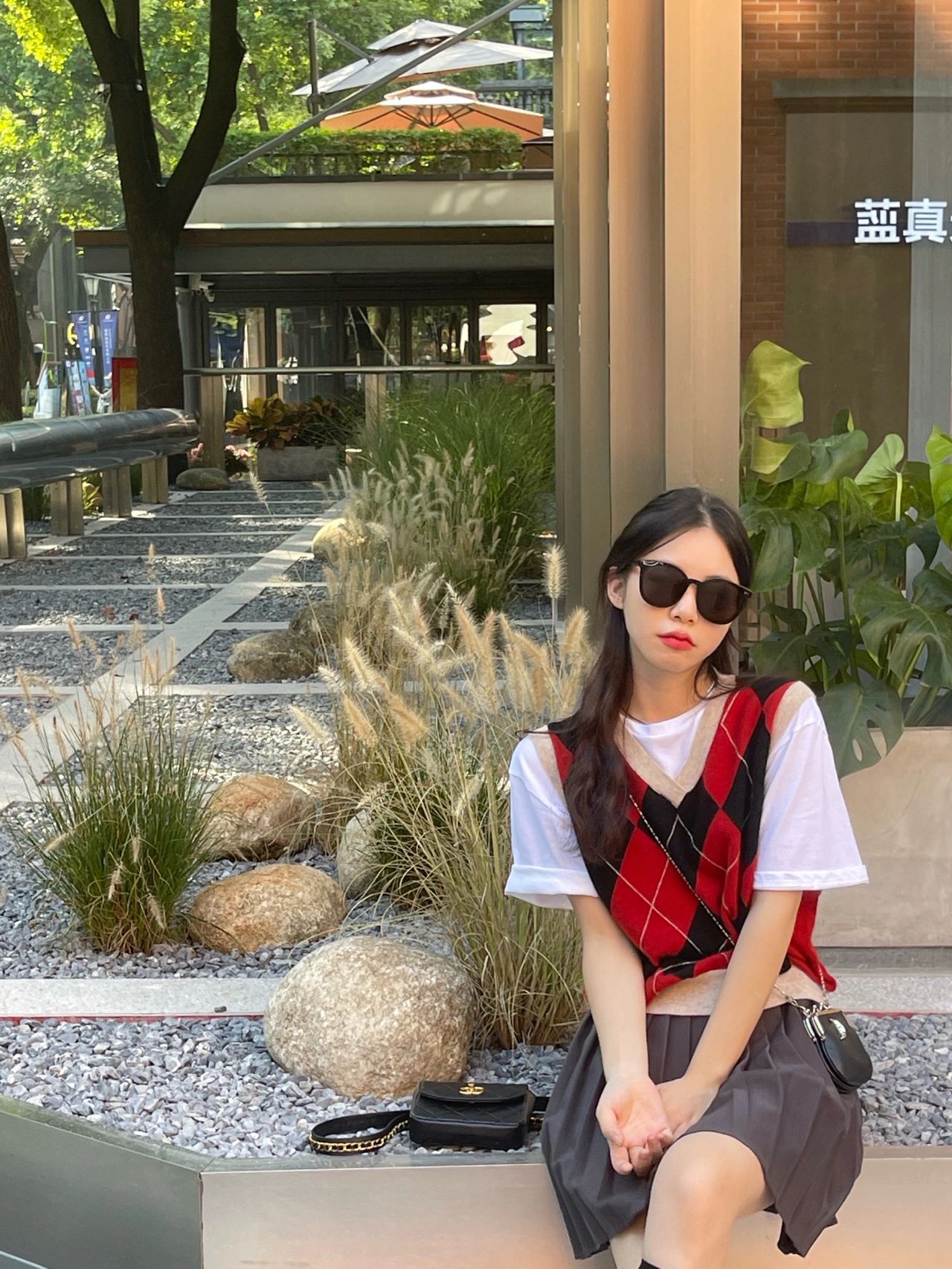 hmqViviiyNSAyin7WuaftzgMvP0HRWt37b4q