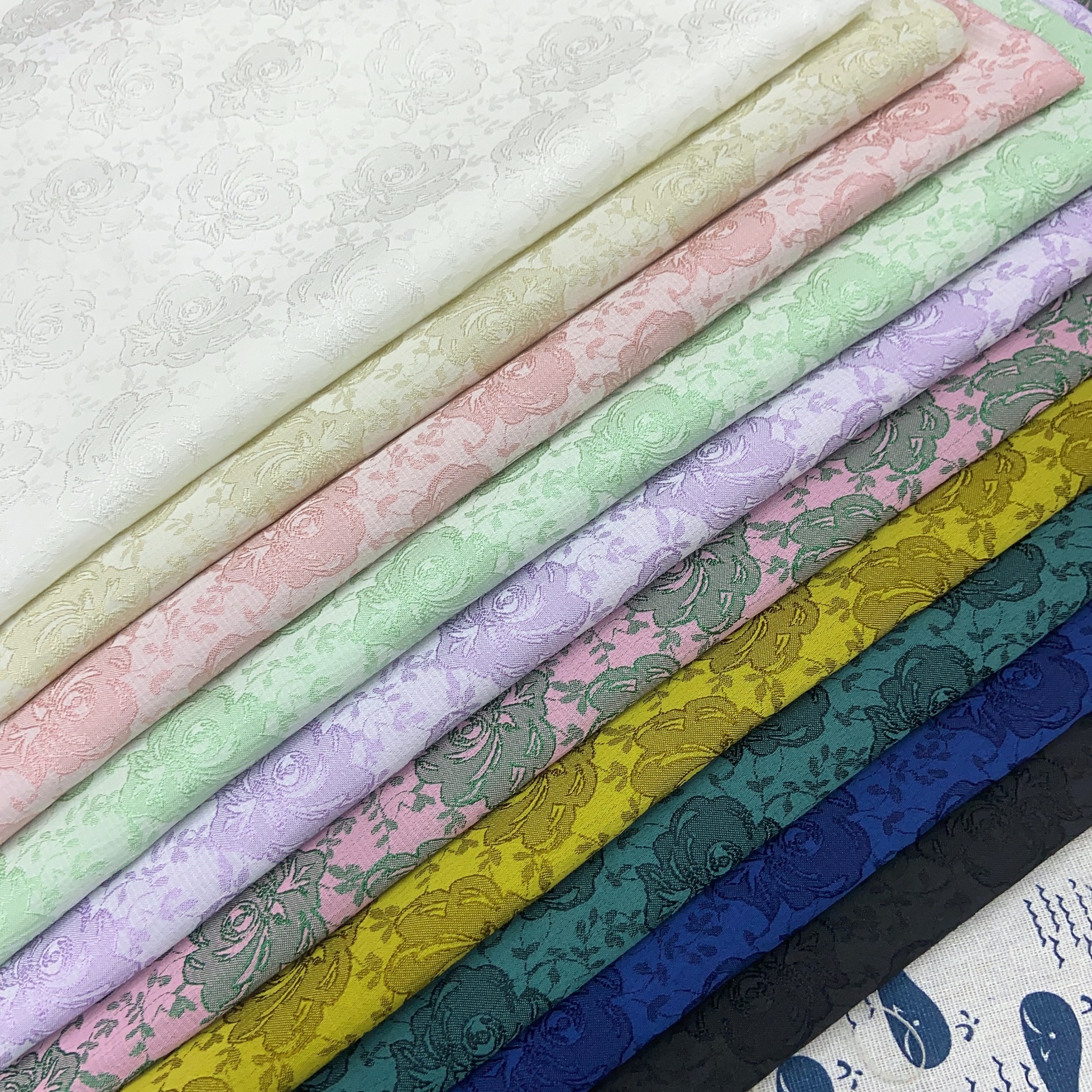 新品涤纶玫瑰花提花布女装童装旗袍连衣裙套装上衣汉服影视装面料