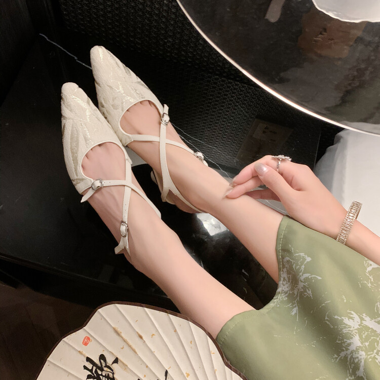 Sandal cao gót mũi nhọn phong cách Trung Hoa mới, chất sa tanh, quai chéo rỗng, gót thô 9 cm — Màu trắng be, Màu Kaki chi tiết 52