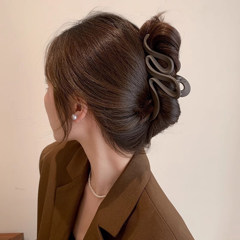 Gran clip de agarre para mujeres 2024 nuevo clip de pescado de verano temperamento clip de cabello clip de cabello para el cabello atrapar adornamiento de cabello estilo geométrico