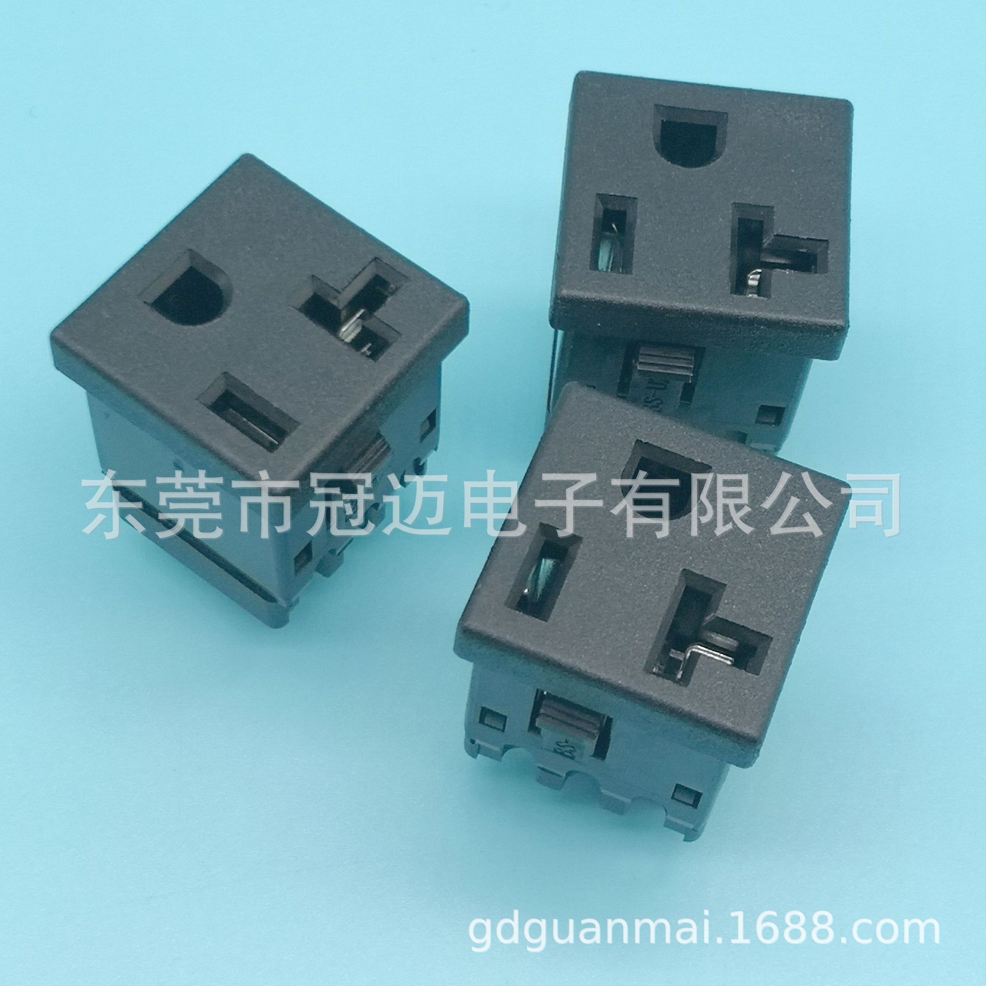 BS-U20 美式 美标 美规电源插座 20A125V 焊线端子 T型孔 27*27mm