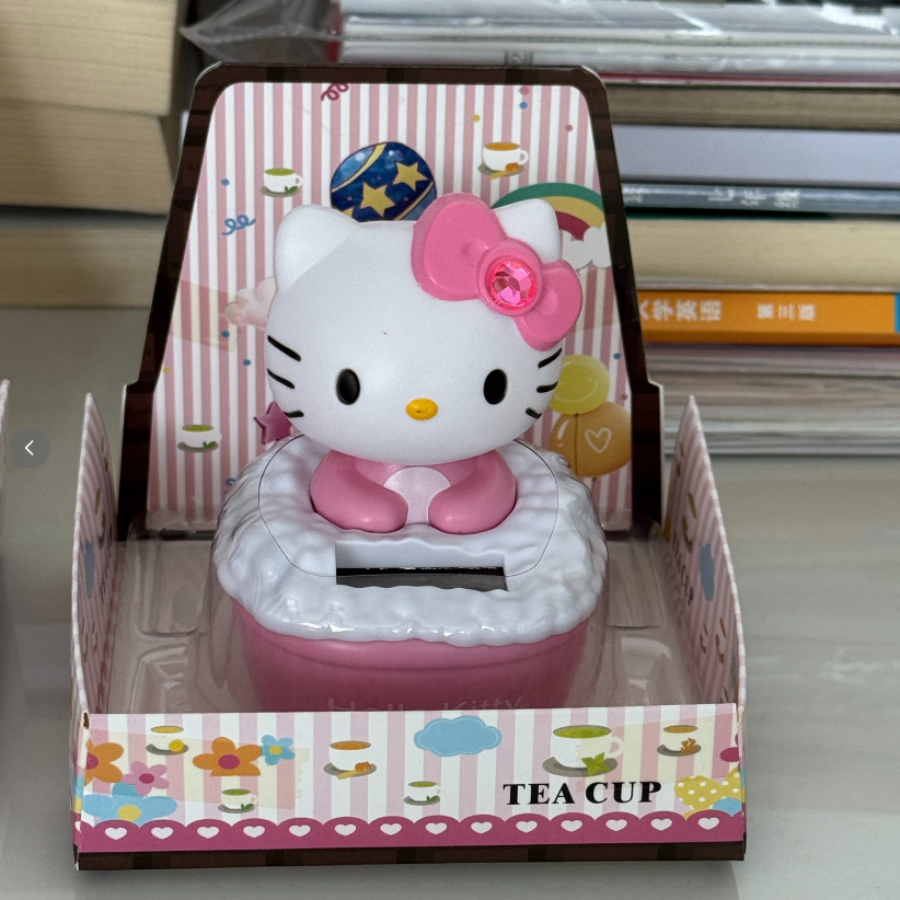 New creative and cute solar-powered car interior decoration, car dashboard shaking head ornament, anime style