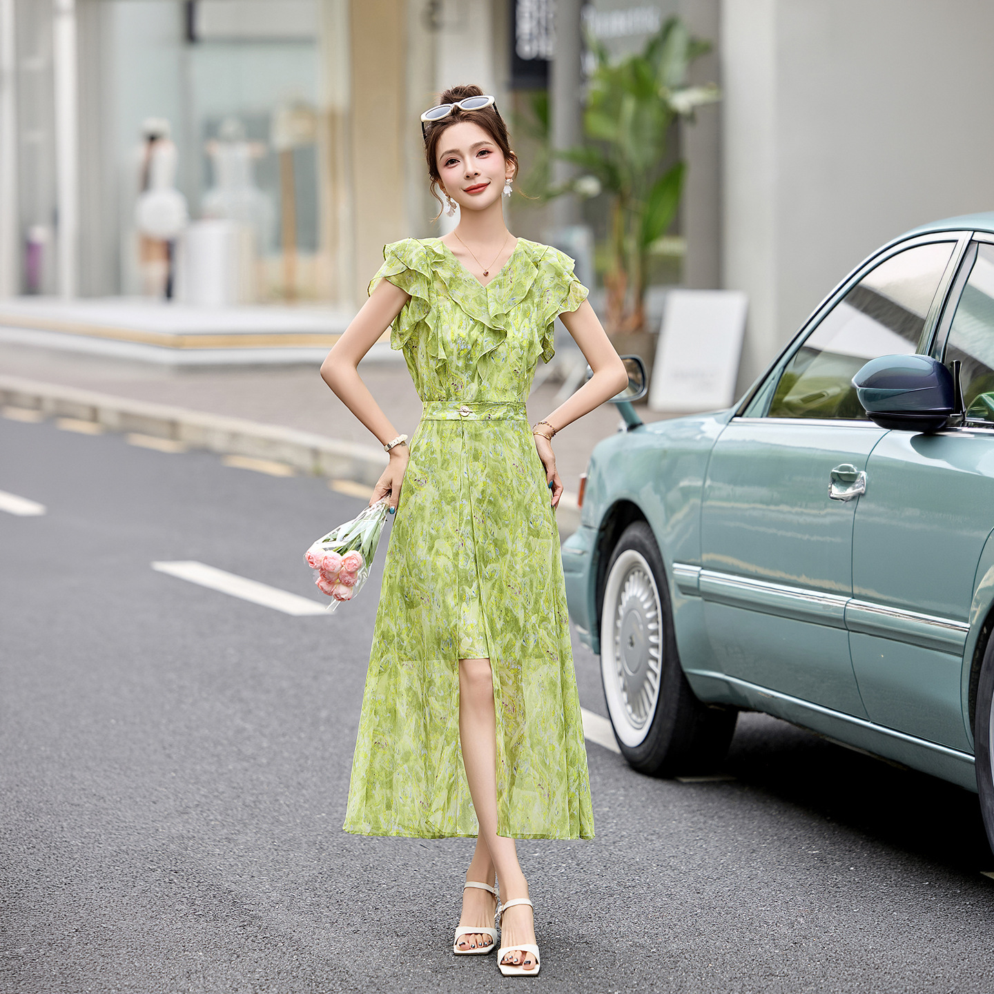 Đầm maxi nữ thắt eo cổ V in họa tiết hoa dáng dài — Hoa xanh lá cây, Hoa xám