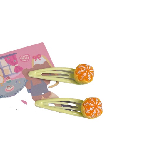 Show off a sugary mandarin orange hair clip—adorable little orange BB clips with a girly, food-inspired design, perfect as seaside accessories or cartoon-themed headwear!