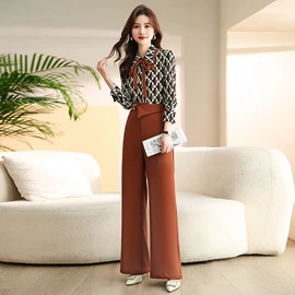 连衣裙;女式T恤;休闲裤