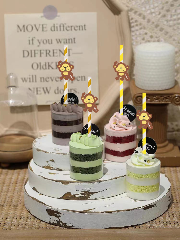 Fábrica en stock al por mayor fiesta creativa decoración de paja elefante tarjeta animal paja de papel desechable creativo transfronterizo