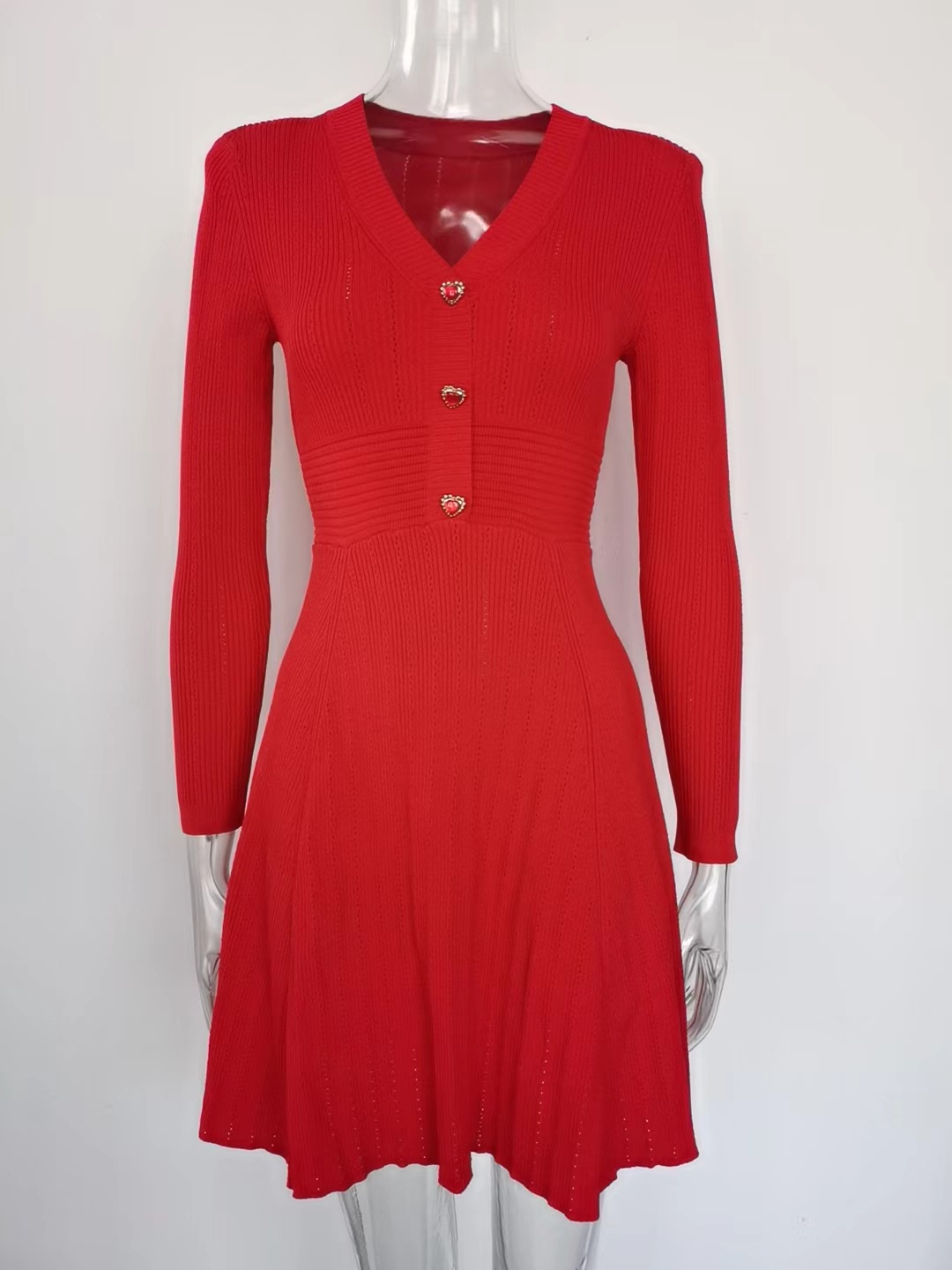 Vêtements pour femmes automne et hiver nouvelle robe rouge à col en V tempérament slim bouton d'amour jupe tricotée jupe courte en ligne A_voghion.com