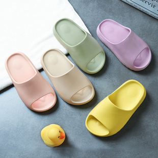 Summer Children's Slippers for Boys and Girls, Stylish Thick-Soled Indoor and Outdoor Bath Slippers, Lightweight for Toddlers