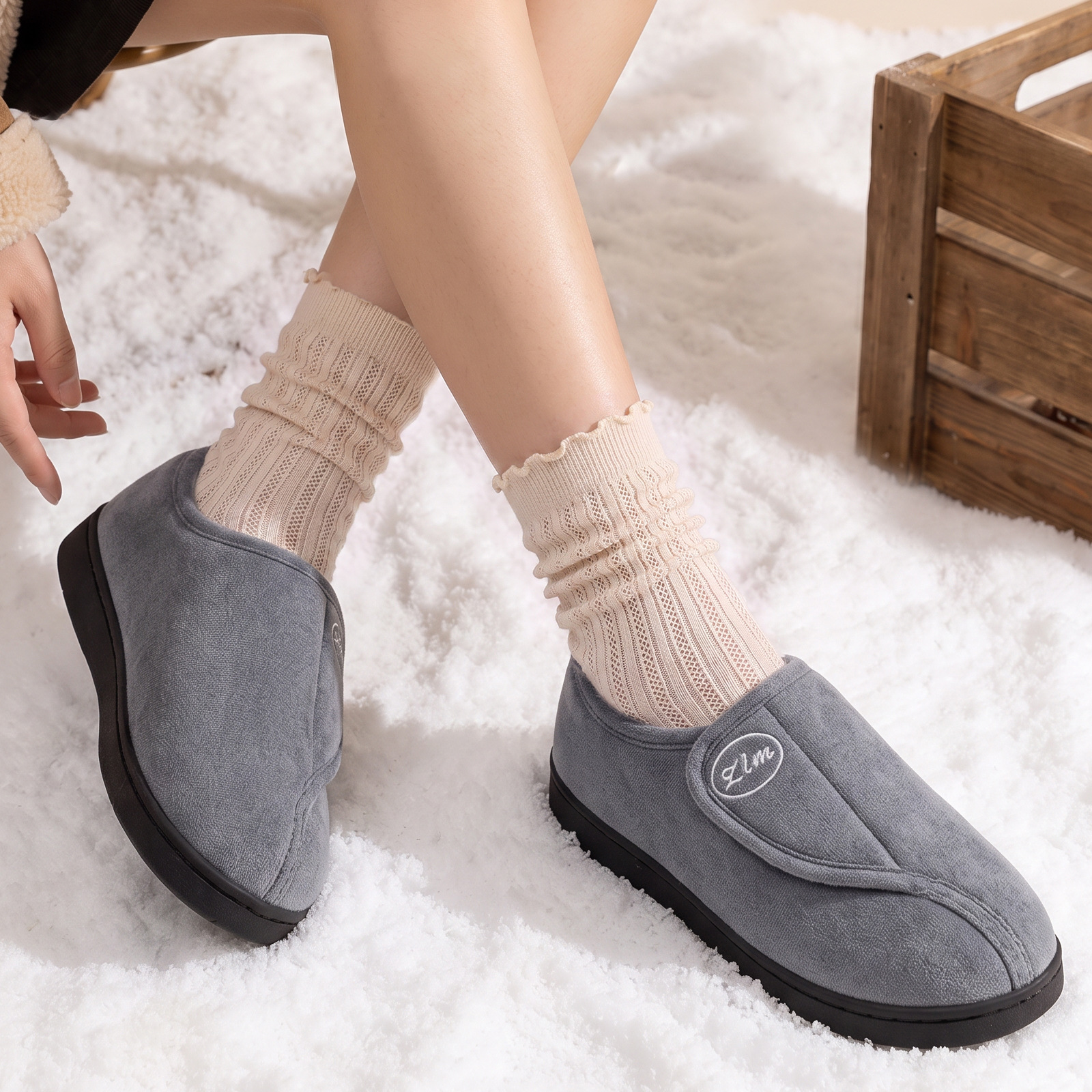 Zapatos de algodón para mujer en invierno, envío transfronterizo, botas de poliuretano para mujer, botas de algodón con velcro, botas cortas cálidas y resistentes al frío, botas de nieve con suela blanda