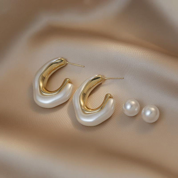Brand universal earrings
