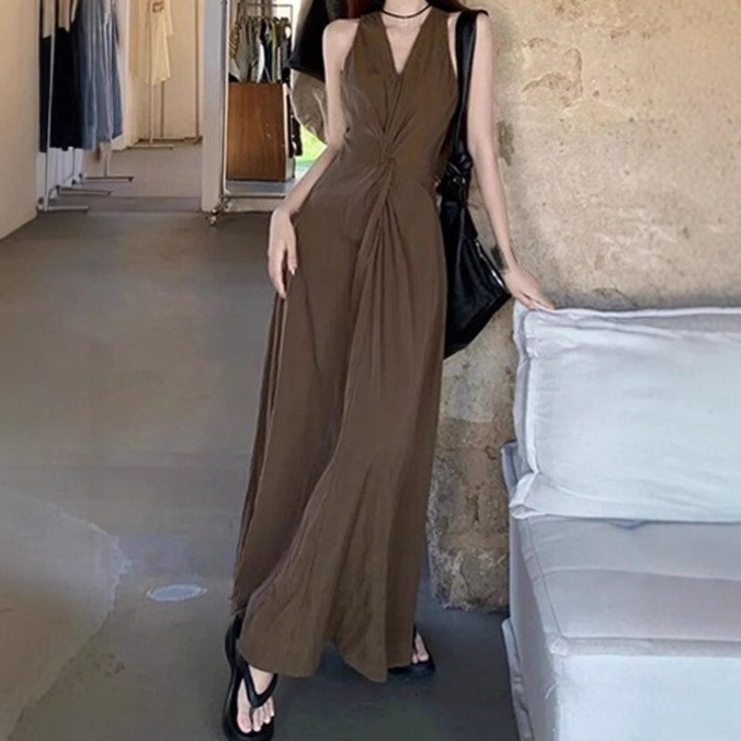 Cross-Border Elegant Brown Twist Sleeveless Vest Dress Women's Summer Design Long Skirt V-Neck Waist A-Line Skirt