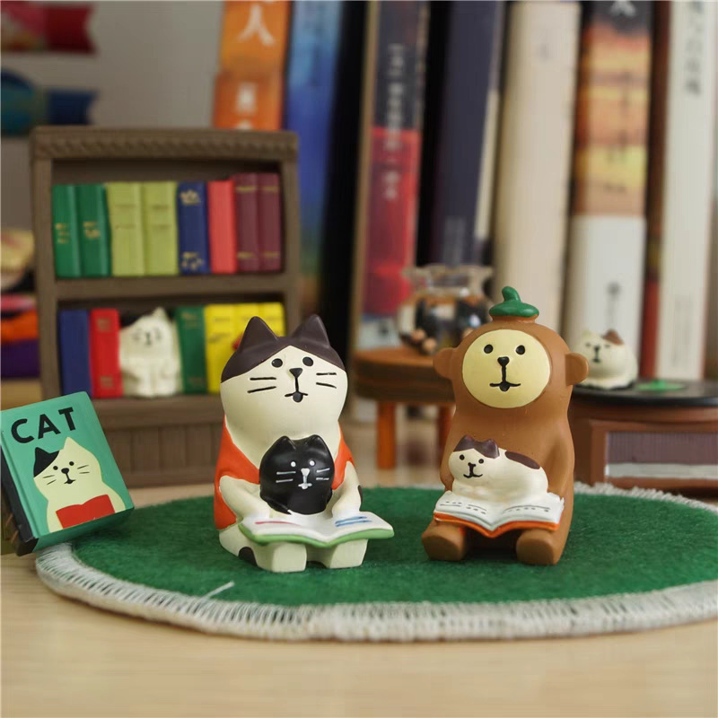 日本式の猫の置物ザカ書店の学生の贈り物のファッションの装飾の部品のカエルの樹脂の工芸品の置物|undefined