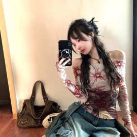 山力达迪一字肩复古印花长袖网纱T恤女春夏设计感辣妹打底衫上衣
