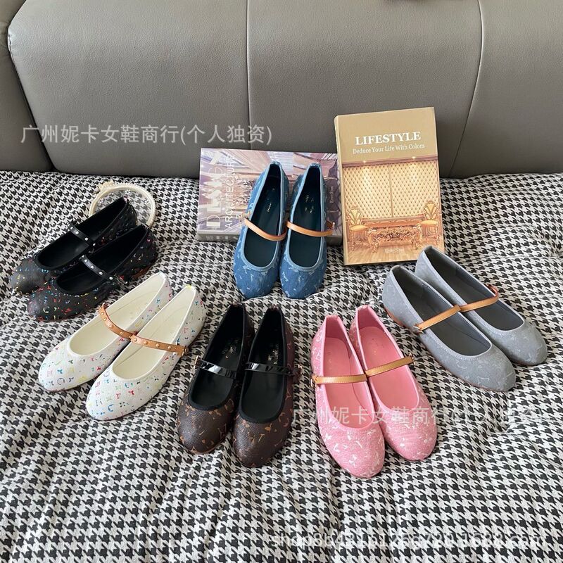 2025 Spring and Autumn New Fashion Versatile Retro Mary Jane Shoes for Women with Sequin Buckle and Chunky Heel for Evening Wear 2025 Spring and Autumn New Fashion Versatile Retro Mary Jane Shoes for Women with Sequin Buckle and Chunky Heel for Evening Wear