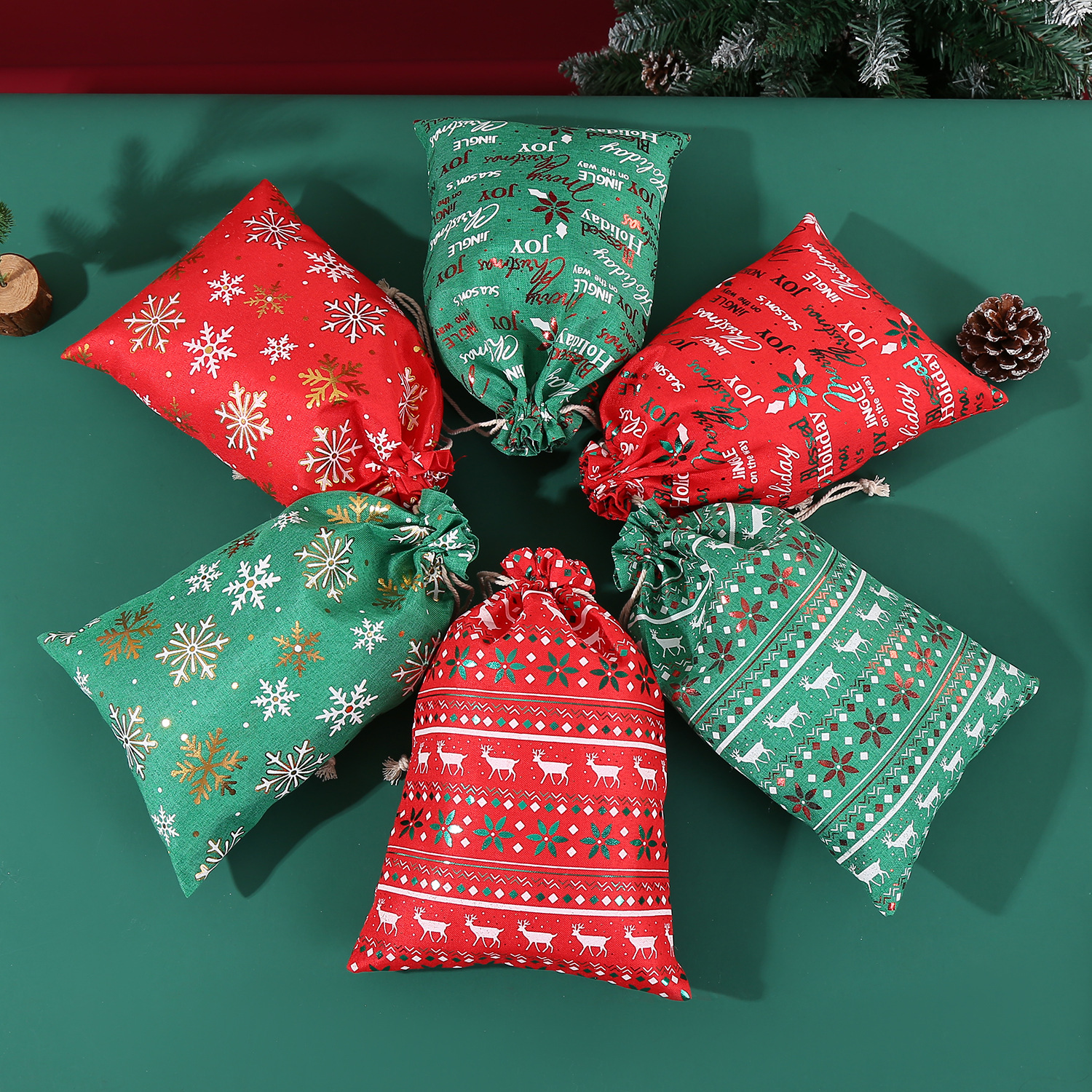跨境批发新款圣诞袋烫金棉布礼品束口袋儿童平安夜抽绳礼物包装袋