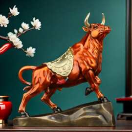 一件可发黄铜牛势长虹彩绘生肖动物摆件店铺办公桌客厅家居工艺品