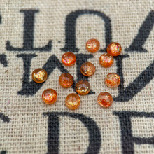 天然金太阳石戒面圆形金草莓旦形平底素面裸石火彩闪亮镶嵌批发