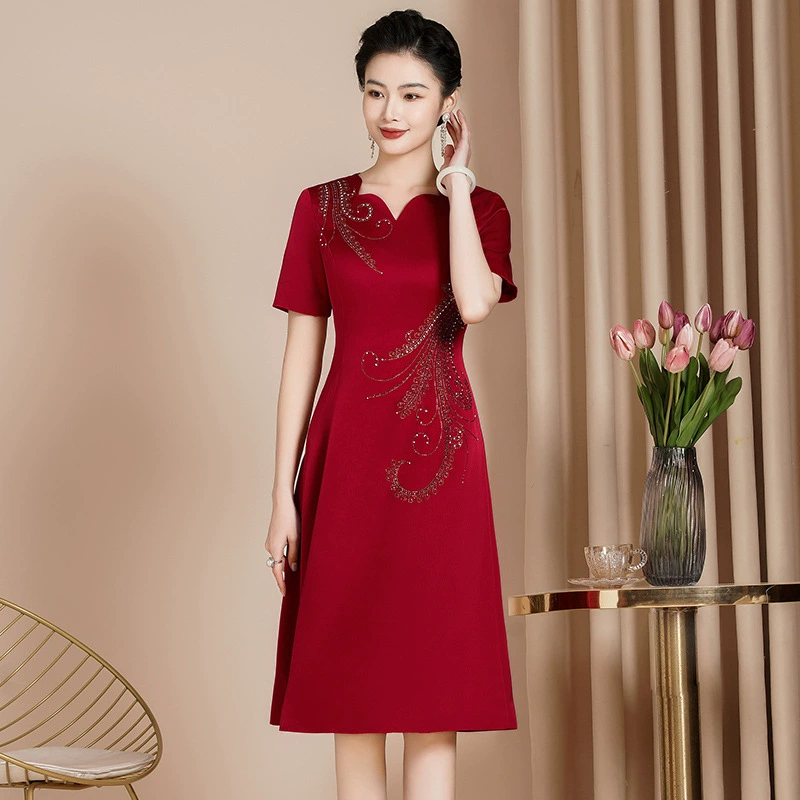 Мама Cheongsam красное летнее платье вышивка новая мама среднего возраста модная юбка