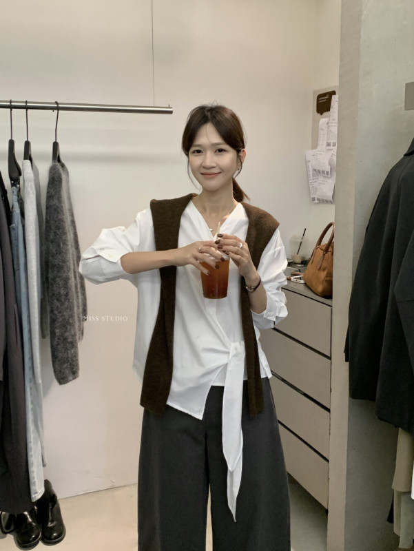 【MISS密思家正品店】极简气质V领排扣侧边系带衬衫女装W691|undefined