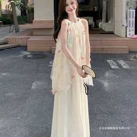 绝美初夏套装女2026新款度假风立体花朵挂脖上衣半身裙两件套