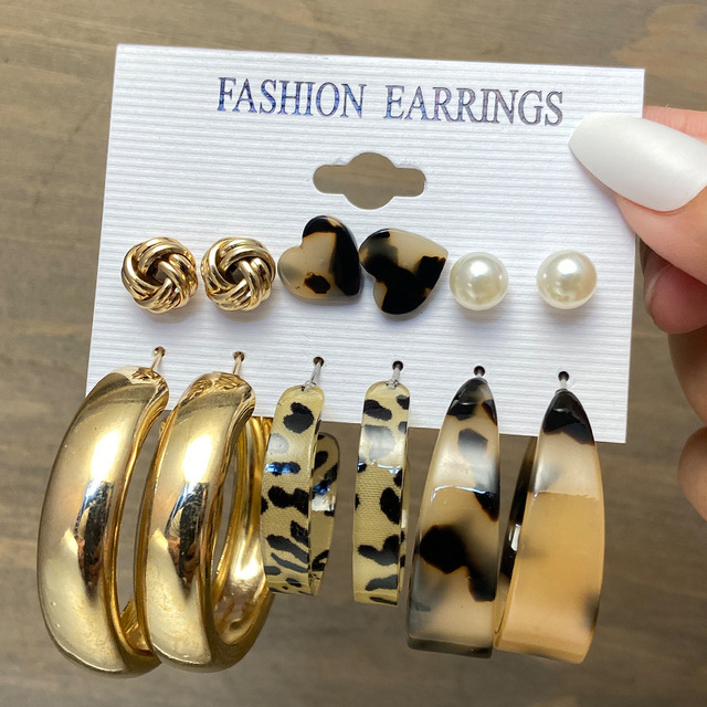 欧美跨境新款珍珠女士耳环 复古金色耳圈套装6件套Earrings Set 欧美跨境新款珍珠女士耳环 复古金色耳圈套装6件套Earrings Set