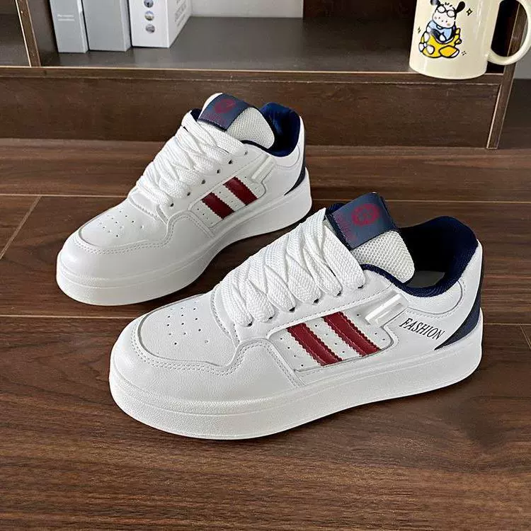 Гонконгский стиль дизайн спортивной обуви женский 2024 осень и зима новая повседневная толстая подошва дышащая доска туфли