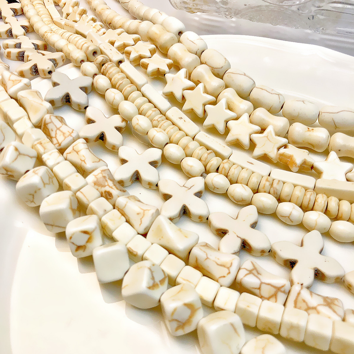 Suministro directo de fábrica blanco turquesa con cuentas de bricolaje a mano collar de accesorios de joyería material de cuentas sueltas cuentas espaciadoras al por mayor