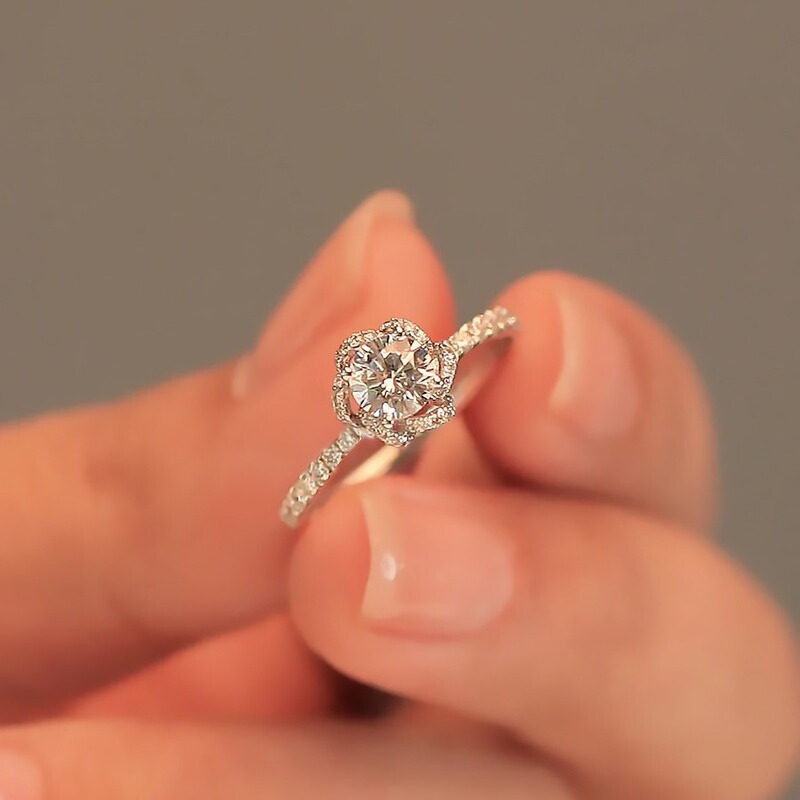 [Blooming] Rose Moissanite Diamond Ring Women's Silver Plated Hand Flower Simulation Diamond Ring for Wedding Ring Leave