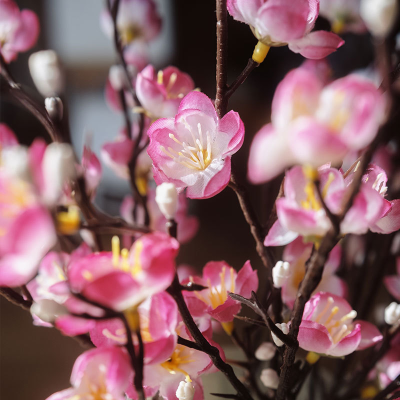 Flor de ciruela de ciruela flor de imitación flor de seda sala de estar gabinete de televisión decoración de mesa de té decoración de estilo chino para el hogar arreglos de flores