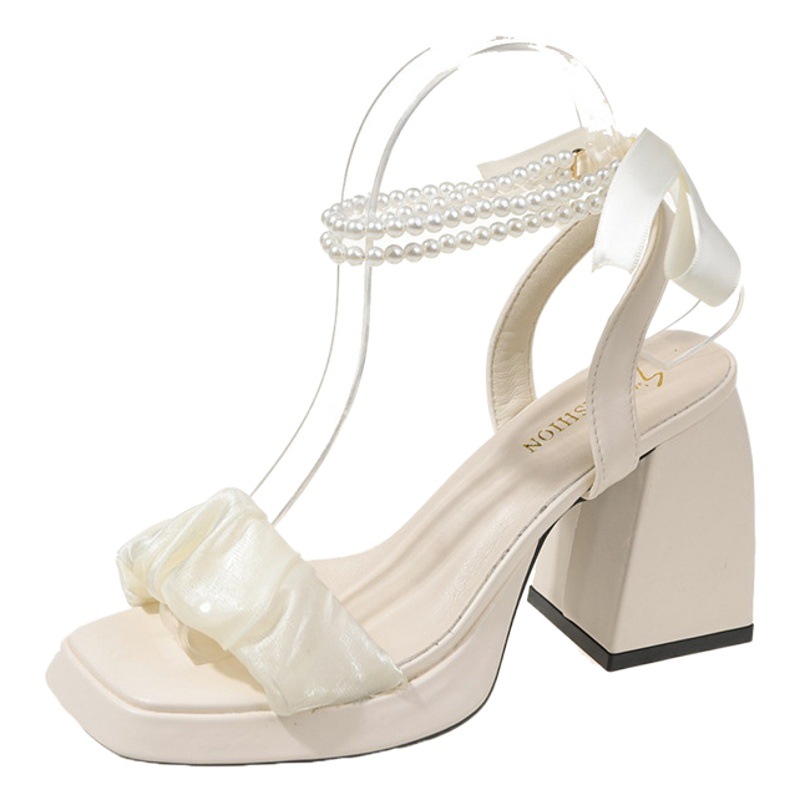 Malla de tacones altos las mujeres verano 2024 Nuevo medio tacón grueso Cristal Francés perla hadas sandalias romanas ins