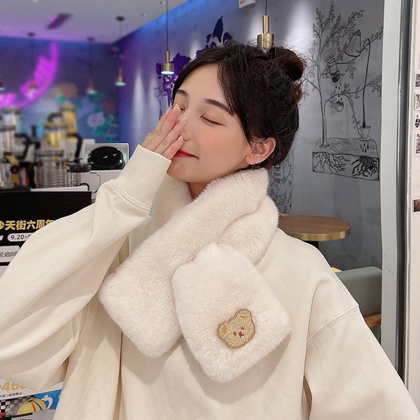 Demi-season cute three dimensional universal scarf pearl