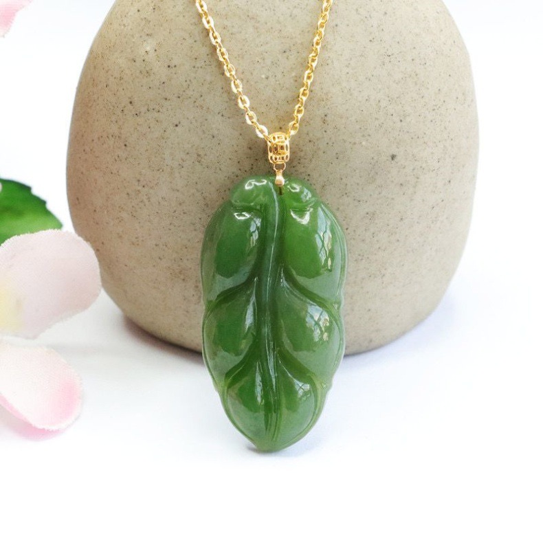 Mặt dây chuyền ngọc bích Tân Cương 18K vàng lá cây phong thủy — 21-12-4mm chi tiết 2