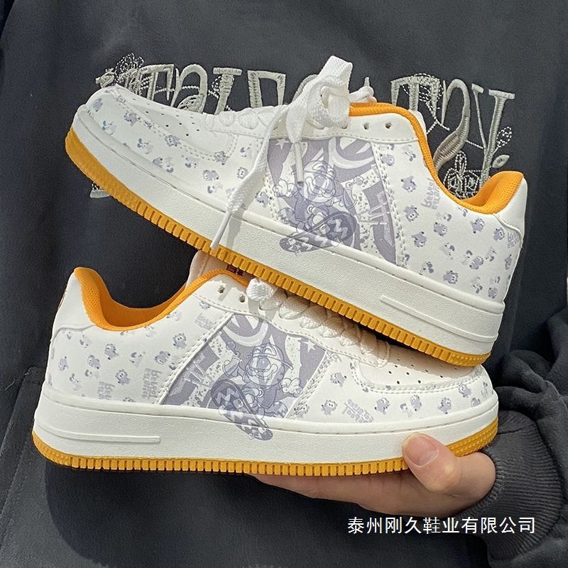 卡通可爱图案限定板鞋2025新款时尚百搭休闲鞋子潮流百搭情侣系列