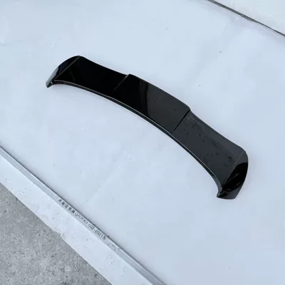 2018+ Suzuki Swift Batman Style: Fixed wind wing