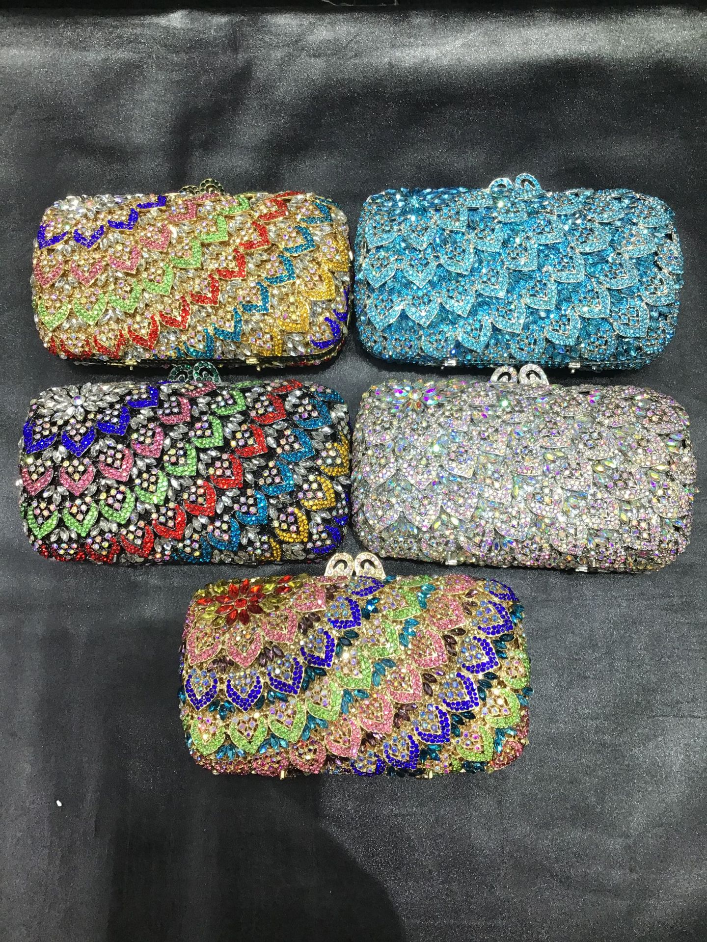 Túi clutch nữ đính đá dạ hội cầm tay kim loại lấp lánh — Màu hồng, Màu tím đen, Màu đen, Màu vàng nhạt chi tiết 11