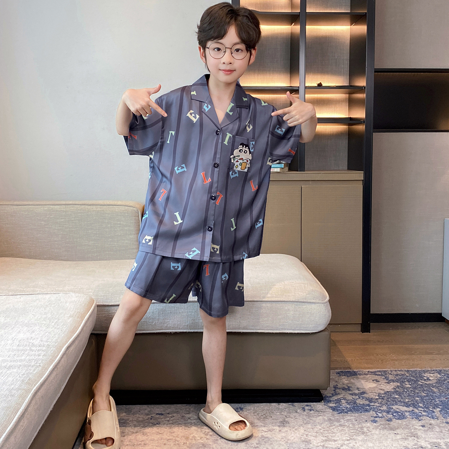 Pijamas infantiles verano 2026 nuevo niño hielo delgado de manga corta juveniles niños grandes set de ropa para el hogar