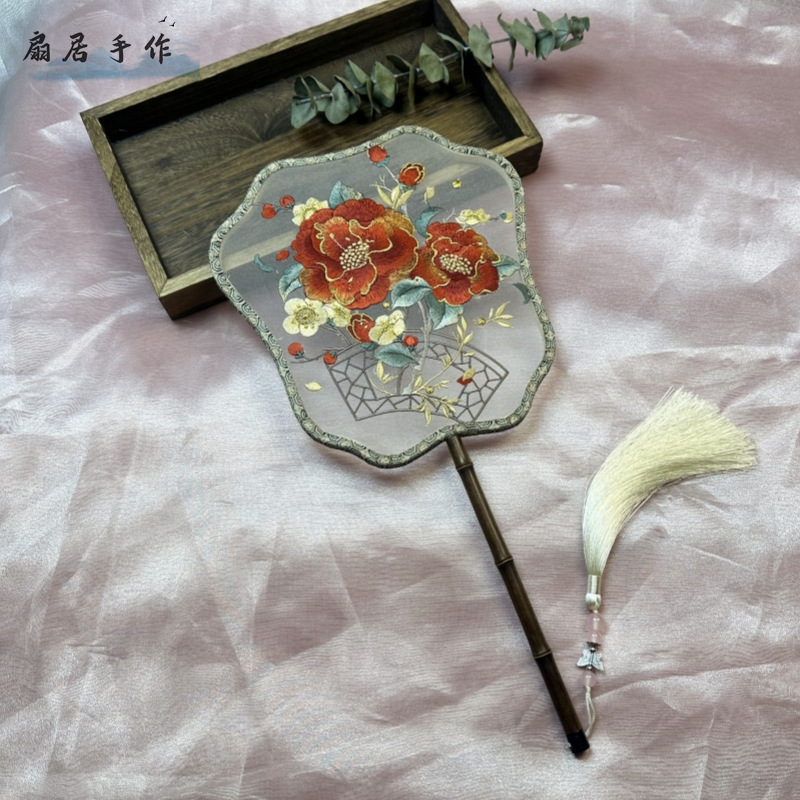 扇居手作十二花神シリーズ窓間茶花片面異型刺繍団扇紫竹短柄古風扇子|undefined