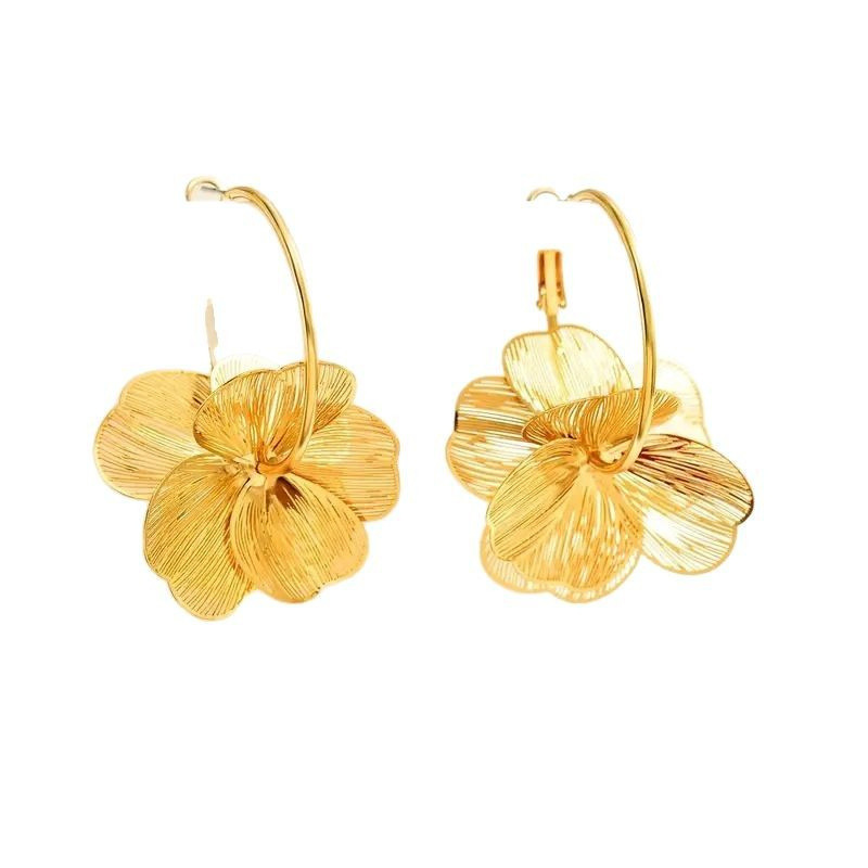 Nuovi orecchini di lusso a forma di fiore in oro, orecchini a cerchio esagerati di nicchia alla moda, orecchini dolci ed eleganti._voghion.com