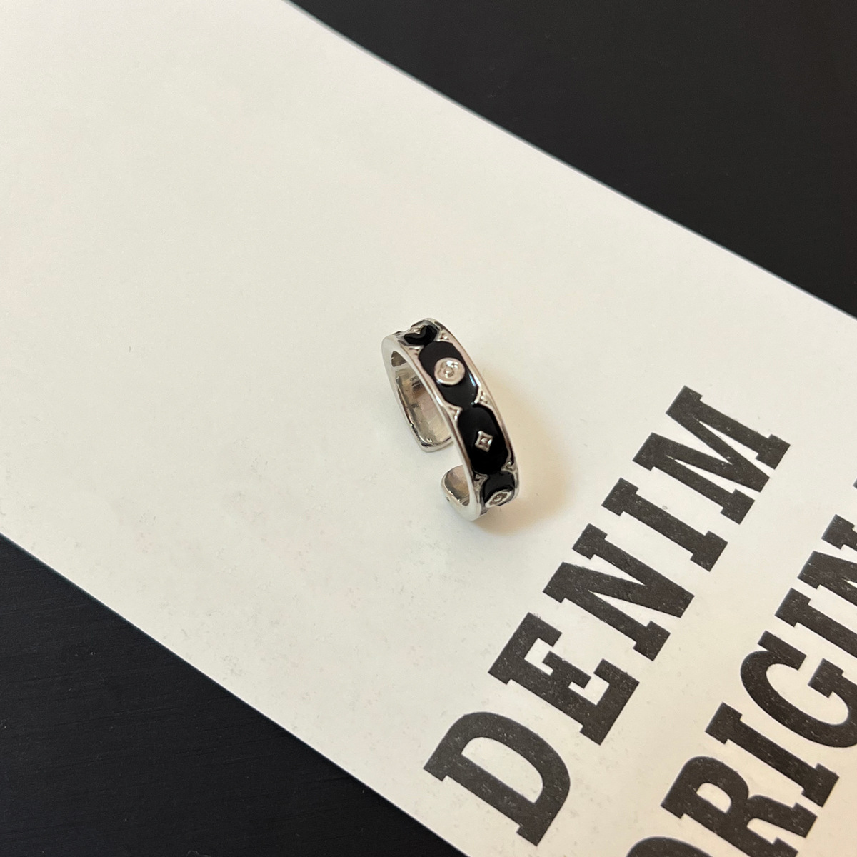 Narrow ring