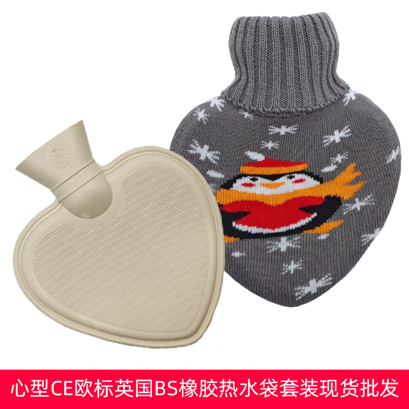 En stock lindo en forma de corazón mano más caliente bolsa de agua portátil creativo llenado de inyección de agua bolsa de agua caliente moda portátil bolso caliente al por mayor