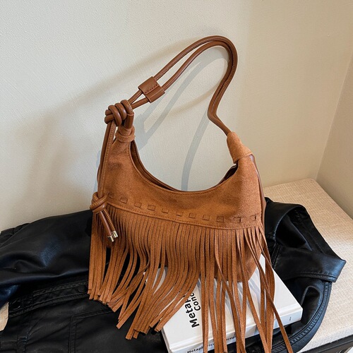 Autumn and winter new leather tassel women's shoulder bag, fashionable texture, retro one-shoulder cross-body simple women's bag