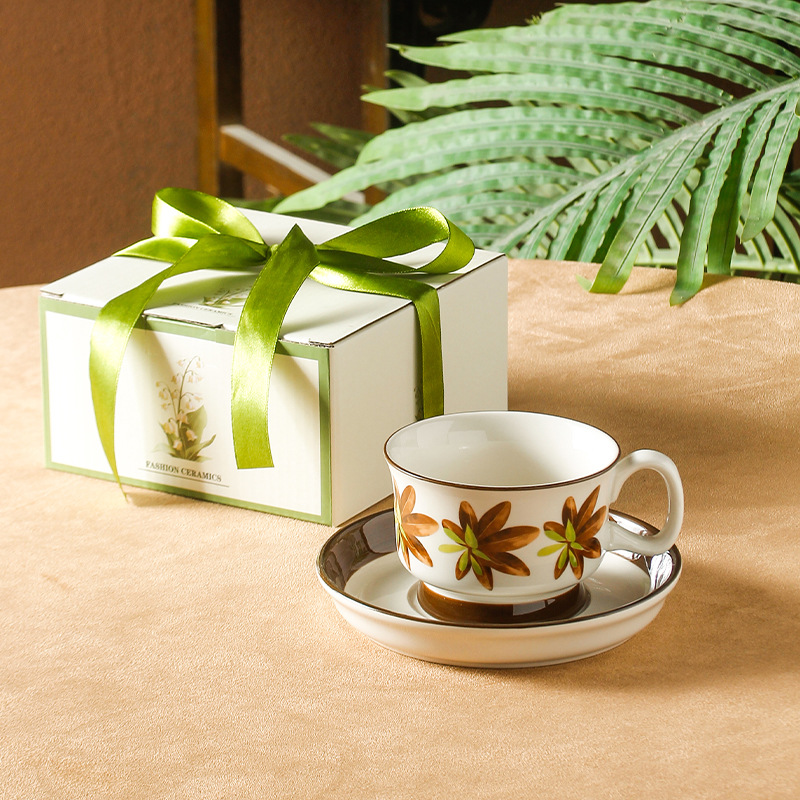 Tazas de café medievales finlandesas pintadas a mano marrón de cerámica tazas de latte tazas de cerámica platos caja de regalo