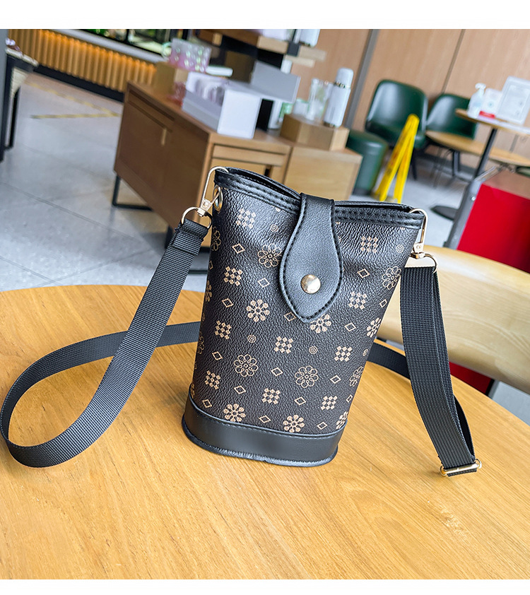 Damentaschen 2024 neuer Stil Kontrastfarbe Blumenschnalle vertikale Pommes-Frites-Tasche lässig einfache kleine quadratische Tasche Handytasche trendy_voghion.com