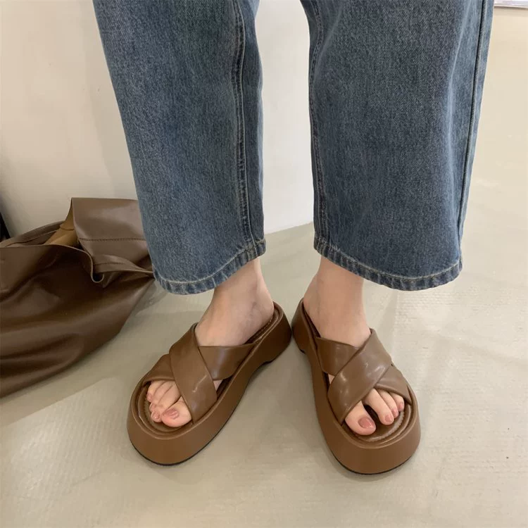 Slippers platform, footwear, beach slide for leisure, 2023 collection, Korean style