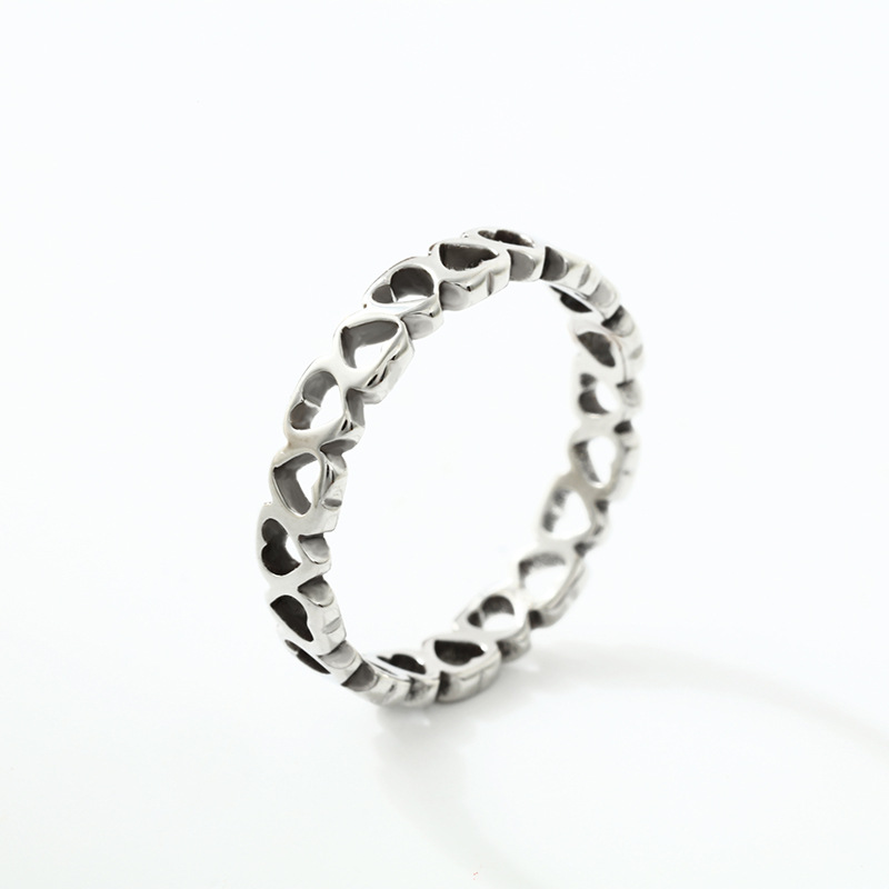 Suministro transfronterizo al por mayor anillo de acero inoxidable moda creativa diseño hueco melocotón corazón amor titanio anillo de acero joyería para las mujeres image 4