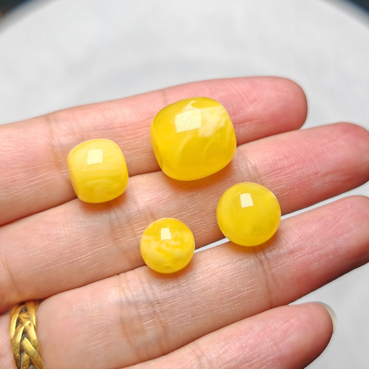 Natural Second-Generation Russian Beeswax Old-Style Beads Loose Single Beads Round Beads Bracelet Accessories Vajra Star Moon Bodhi DIY Accessories