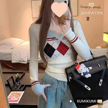 kumikumi复古撞色菱格V领针织衫女冬季设计感修身红色打底衫毛衣