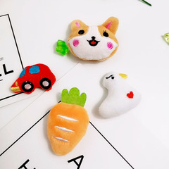 可愛卡通毛絨公仔汽車蘿蔔胸針包包配飾髮飾衣服圍巾輔料配件批發